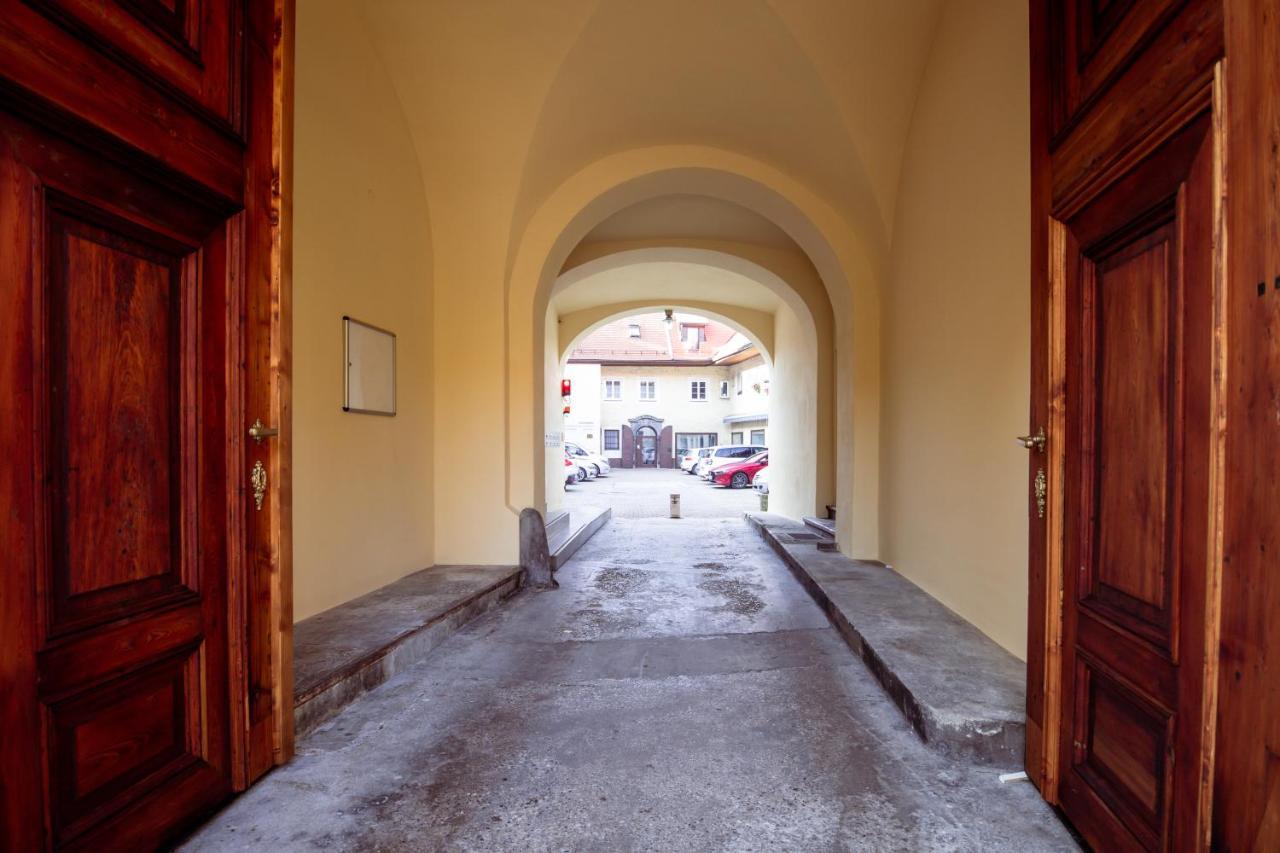 Central Living Vegova-With Parking Lublaň Exteriér fotografie